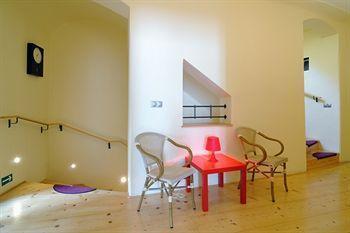 Homer - Old Town Square Hostel Praha