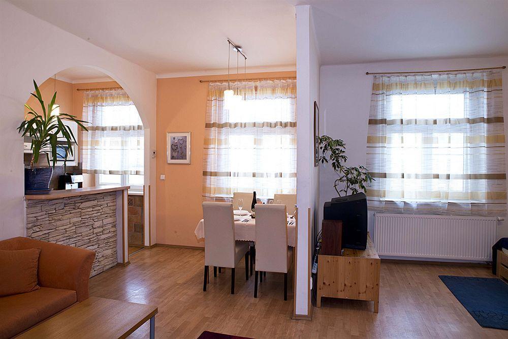 Homer - Old Town Square Hostel Praha