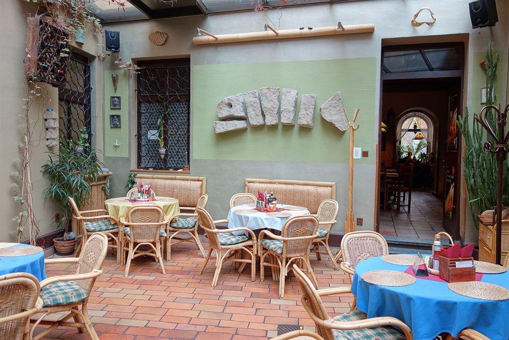 Homer - Old Town Square Hostel Praha